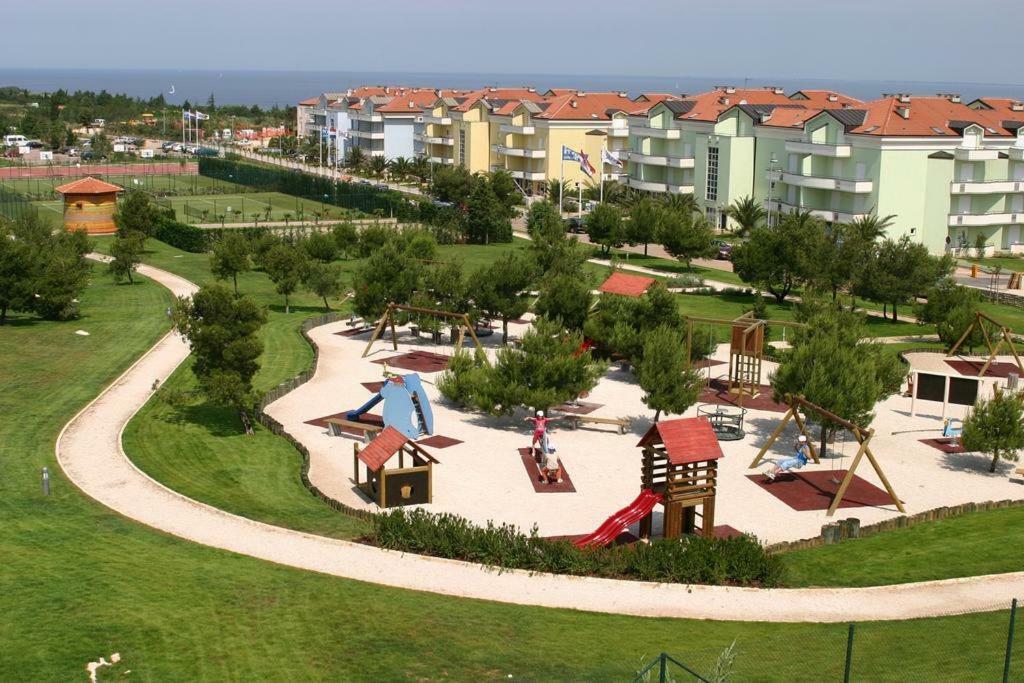 Apartment Golf Crveni Vrh Exterior foto